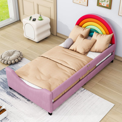 Lit plateforme simple tapissier avec clôture et tête de lit