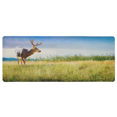 Tapis de bureau Buck in Flower Field, par Chris Vest