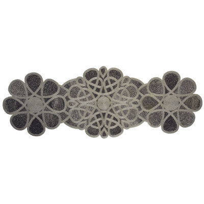 Small Hematite Flower Runner