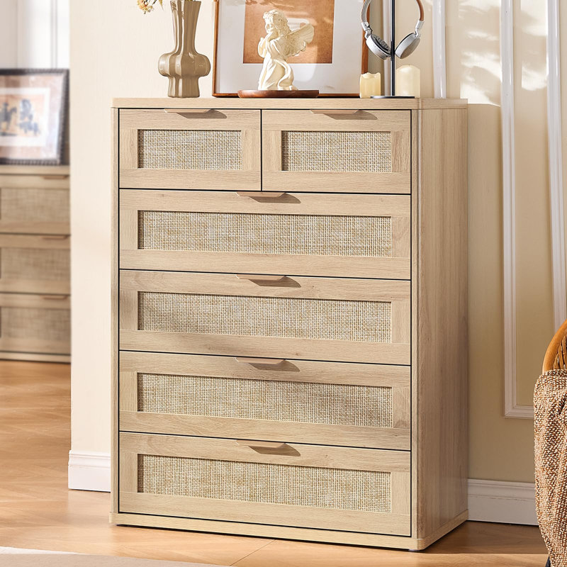 Ensemble de 3 meubles en rotin, style bohème bois : commode à 6 tiroirs (122 cm), commode haute (107 cm), table de chevet 2 tiroirs (58 cm) avec station de recharge.