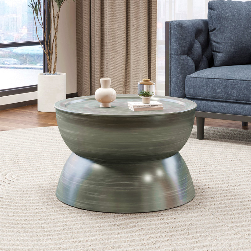 Table basse en métal martelé, Argent antique