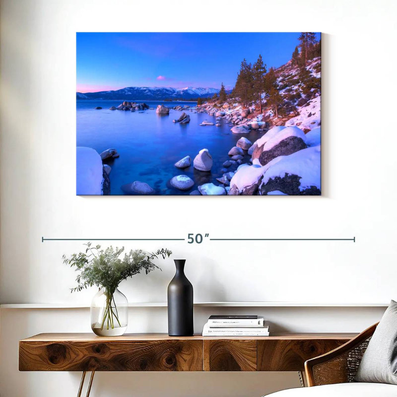 Rive enneigée du lac Tahoe à Alvord
