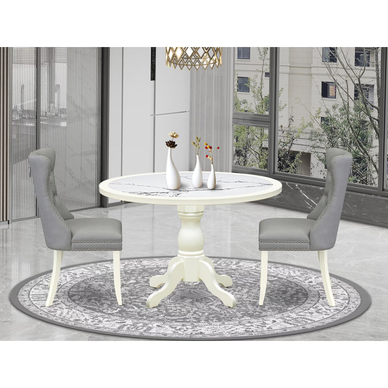 L'ensemble de table de salle à manger moderne 3 pièces comprend une table de salle à manger avec plateau en marbre veiné et 2 chaises en tissu de polyester gris clair, lin blanc