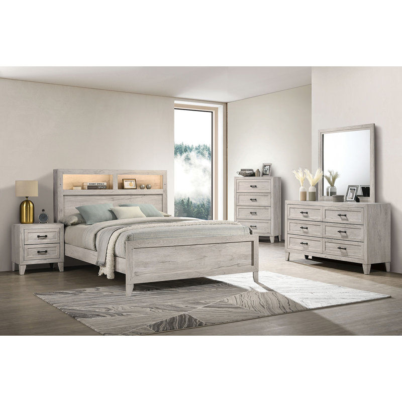 Lit simple avec tête de lit et meubles contemporains blanc clair délavé