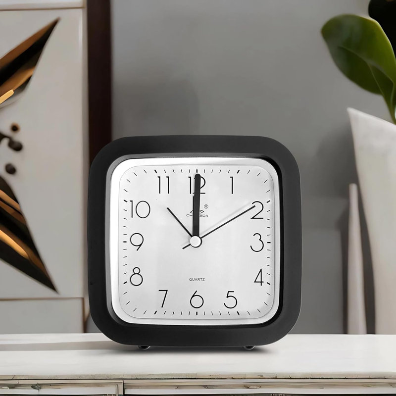 Quartz Movement / Crystal Alarm Tabletop Clock, Black