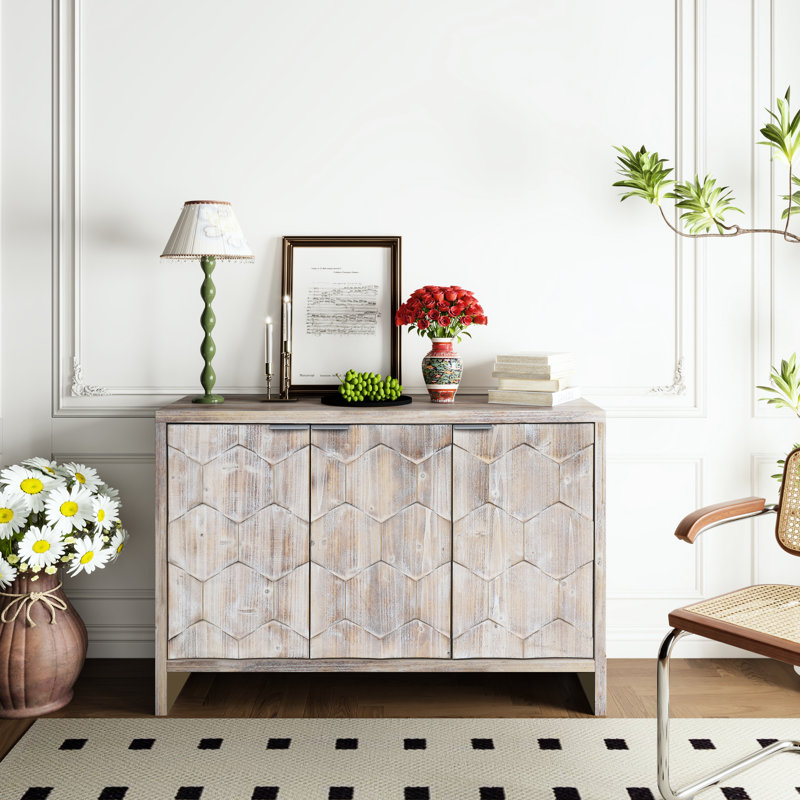 Buffet rustique 3 portes Buffet Bois naturel lavé, tablettes réglables, rangement attrayant pour le bureau. Intriguant