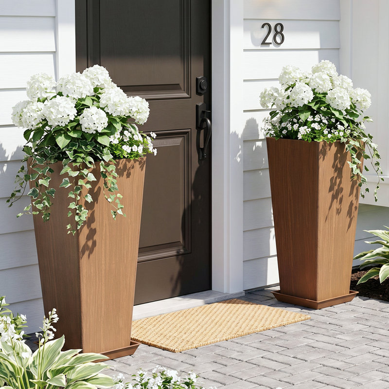 Pot à fleurs effilé de 23,6 pouces de hauteur minimaliste en PE lisse, Brown