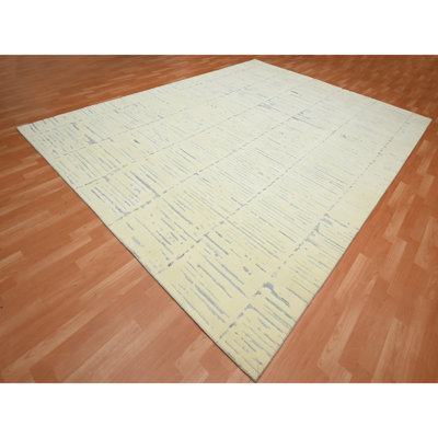 Tapis oriental blanc en mousseline 9 pi x 12 pi, de conception moderne avec tissage texturé, ton sur ton, laine et soie, noué à la main