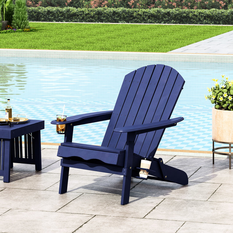 Chaise pliante en bois bleu avec porte-gobelets pour terrasse extérieure - Profondeur : 76,8 cm, largeur : 88,6 cm, hauteur : 86,5 cm, poids : 9,8 kg. Idéal pour se détendre sur une terrasse ou au bord de la piscine.