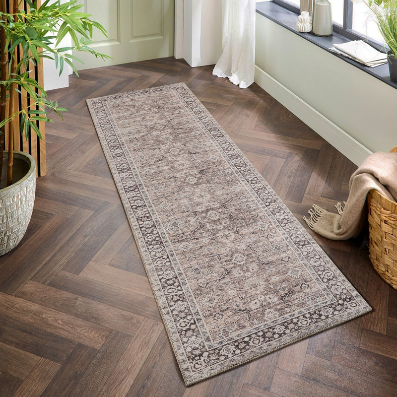 Majestic 2 pi. 7 po X 9 pi 10 po Tapis, Tapis de couloir 2 pi 8 po x 9 pi 1 po