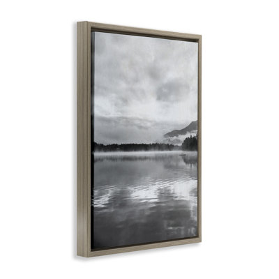 «Grey Misty Seascape», art mural encadré sur toile flottante, design par Janet Tava