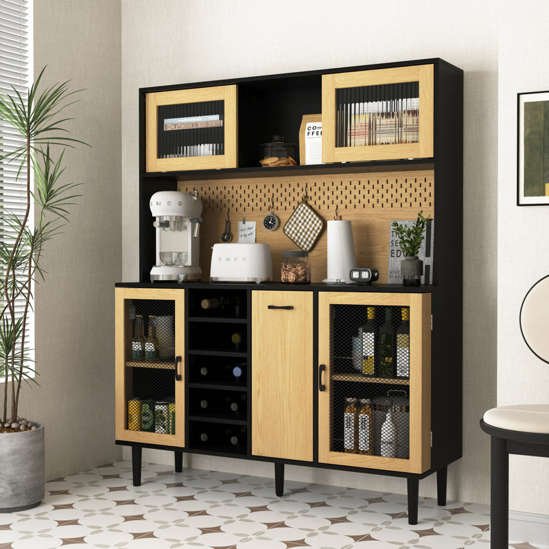 Garde-manger avec tablettes, portes