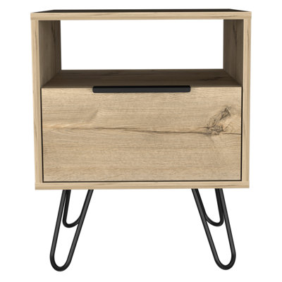 Table de chevet H 22 po, une tablette ouverte, une porte simple, pieds en épingle à cheveux, chêne clair