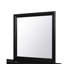 Miroir Lucille au design épuré, parfait pour rehausser l'esthétique de n'importe quelle pièce et offrir une réflexion claire.