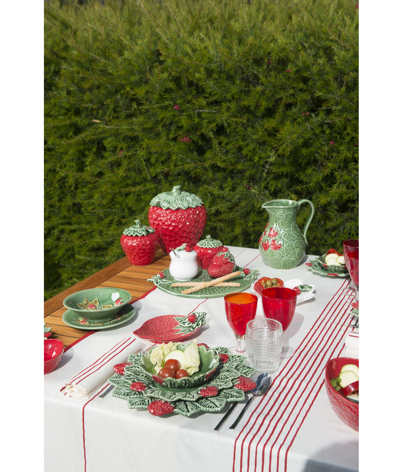 Strawberries 8" Salad Plate