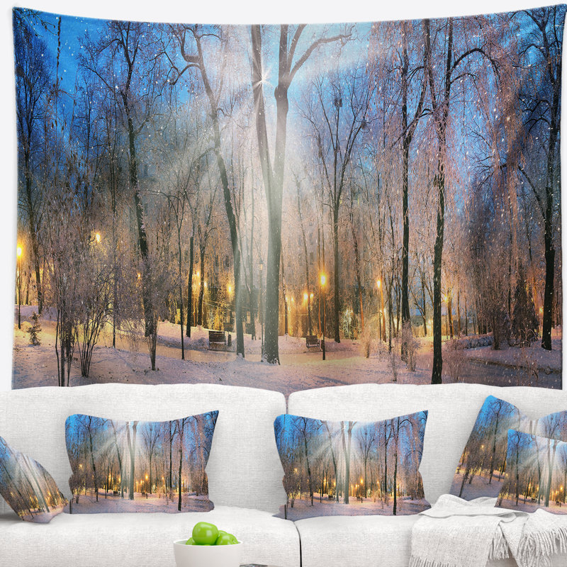 Tapisserie en polyester «Winter at Mariinsky Gardens» avec accessoires de suspension inclus, H 32 po x l 39 po