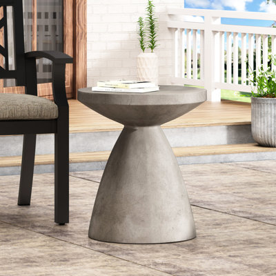Table d'appoint d'extérieur en béton léger - et charmante avec un design chic sans assemblage requis