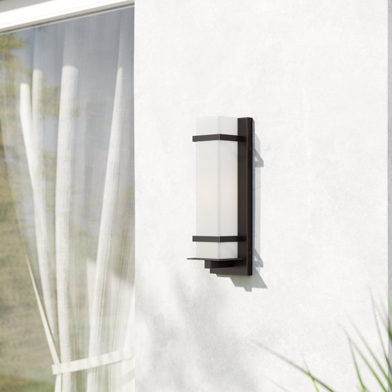 Petite lanterne murale Alban , Non, Bronze antique, H 14 po x l 4,5 po x P 4,125 po