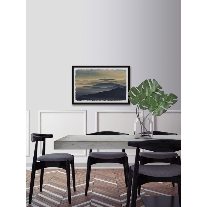 «Distant Mountain» par Marmont Hill - reproduction de cadre photo, H 20 po x l 30 po x P 1,5 po