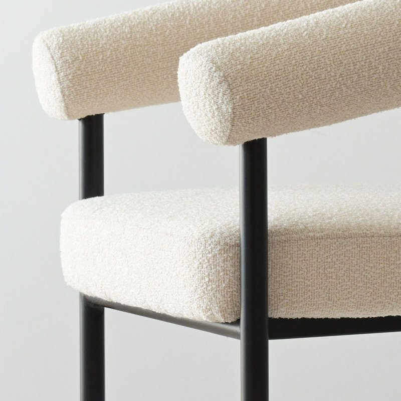 Chaise rembourrée avec accoudoirs courbés Modern Boucle