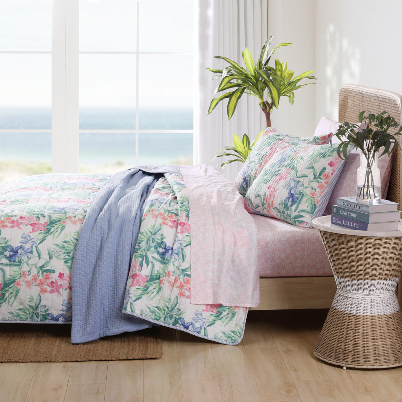 Island Orchid Quilt, Queen Quilt + 2 Standard Shams, White/Green/Pink