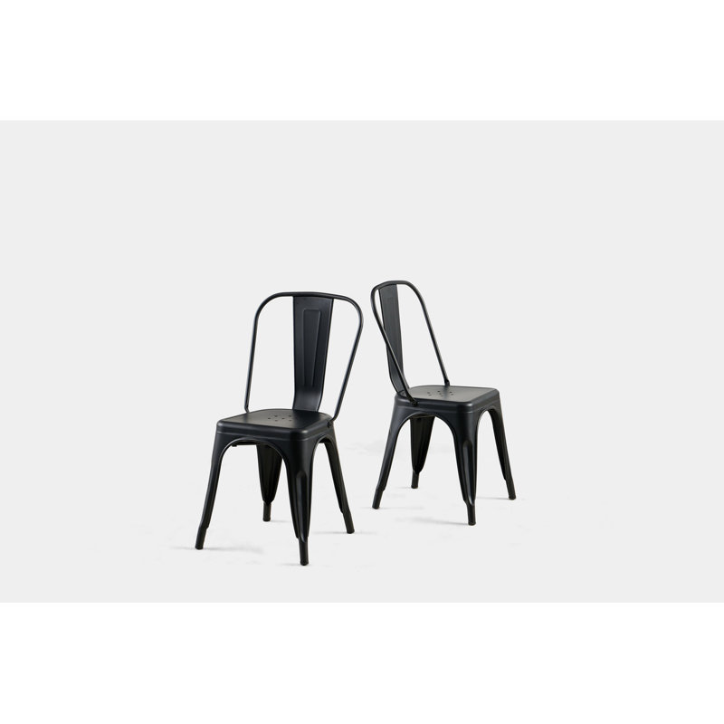 Ensemble de 2 chaises de salle à manger empilables en métal noir mat Midnight, pouvant supporter jusqu'à 150 kg, idéales pour les cuisines, salles à manger, restaurants, cafés, bistrots et terrasses couvertes.