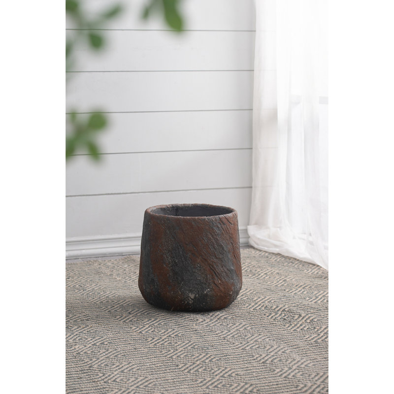 Jardinière en ciment, 11.8" H x 12.6" W x 12.6" D