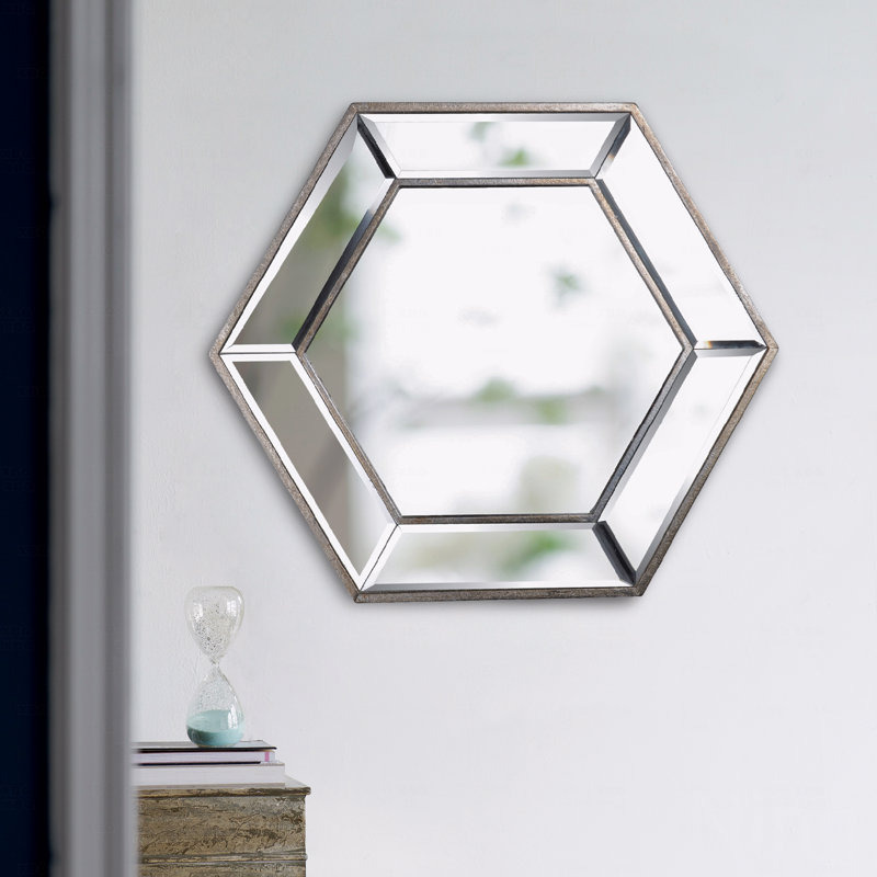 Miroir mural 20 po x 18 po hexagonal au design contemporain en verre