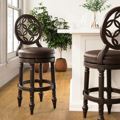Tabouret de bar en bois à dossier haut de 31 po avec siège pivotant rembourré, détails décoratifs ouverts à siège rond, restauration automatique à 180 degrés, pieds tournés qui ajoutent un attrait visuel, cadre confortable sur structure solide,