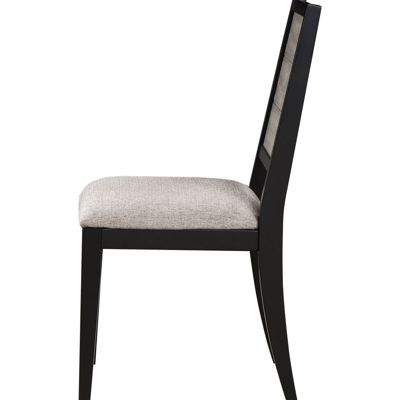 Chaise d'appoint grise et noire avec structure de support solide 100 % tissu.