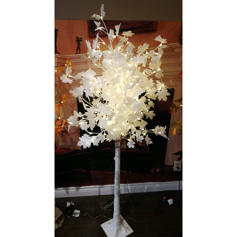Feuilles avec lumières DEL et érable