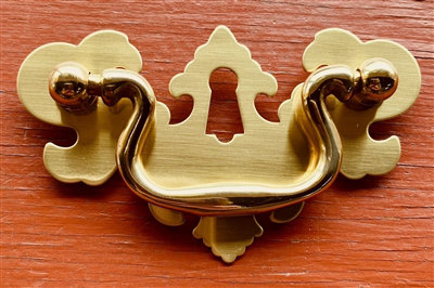 (Paquet de 5) Poignée laiton de style Chippendale 2-1 / 2 po avec trou de serrure