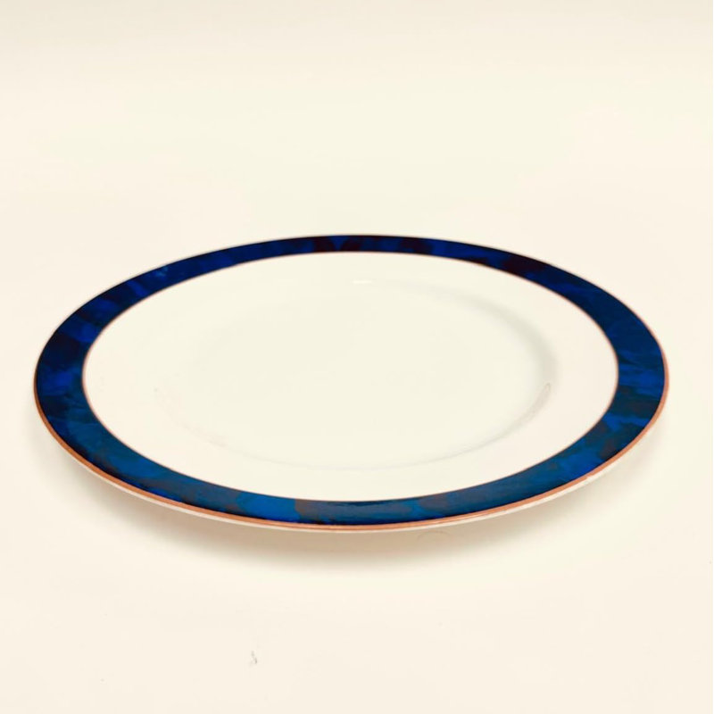 Ensemble de 4 assiettes décoratives avec bordure large bleu foncé Victoria Bella 10,75 po Osina
