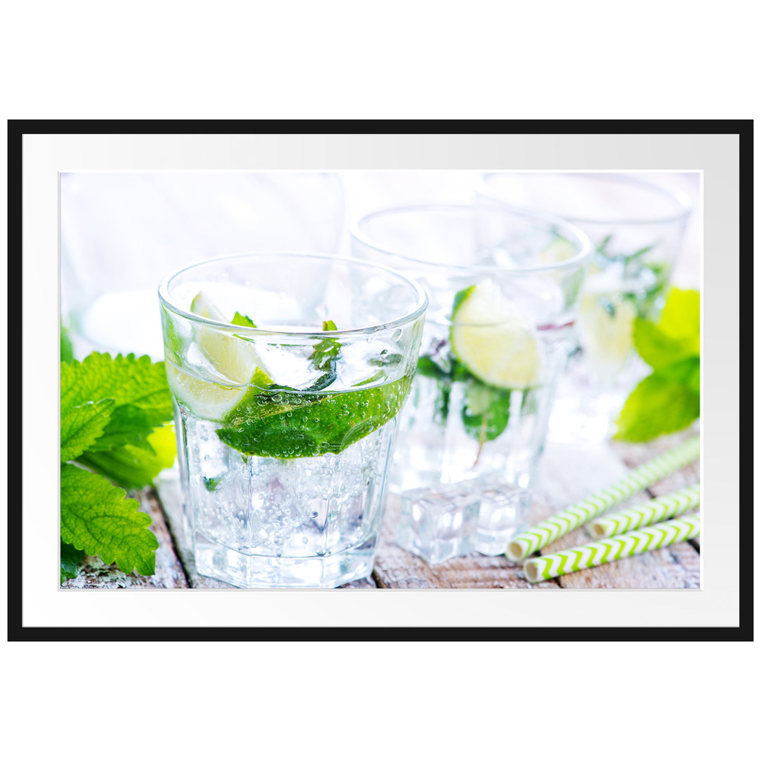 Gerahmtes Poster Mojito-Gläser mit Minze