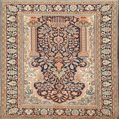 Tapis brun à motif oriental