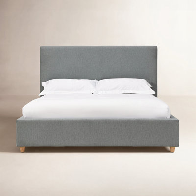 Meduse Upholstered Bed