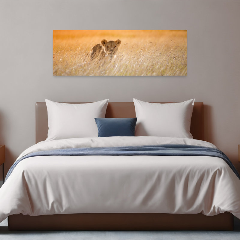 Art mural contemporain Golden Grass Lioness, H 48 po x l 16 po