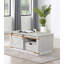 Table basse de style rustique avec tiroir et tablettes ouvertes pour le salon, finition blanc antique et or