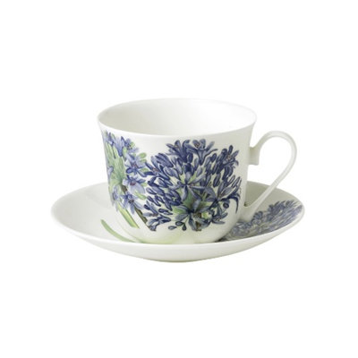 Ensemble de tasse à déjeuner et soucoupes roy kirkham