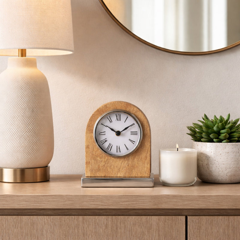Horloge décorative en bois de manguier avec base en métal pour le style de bureau