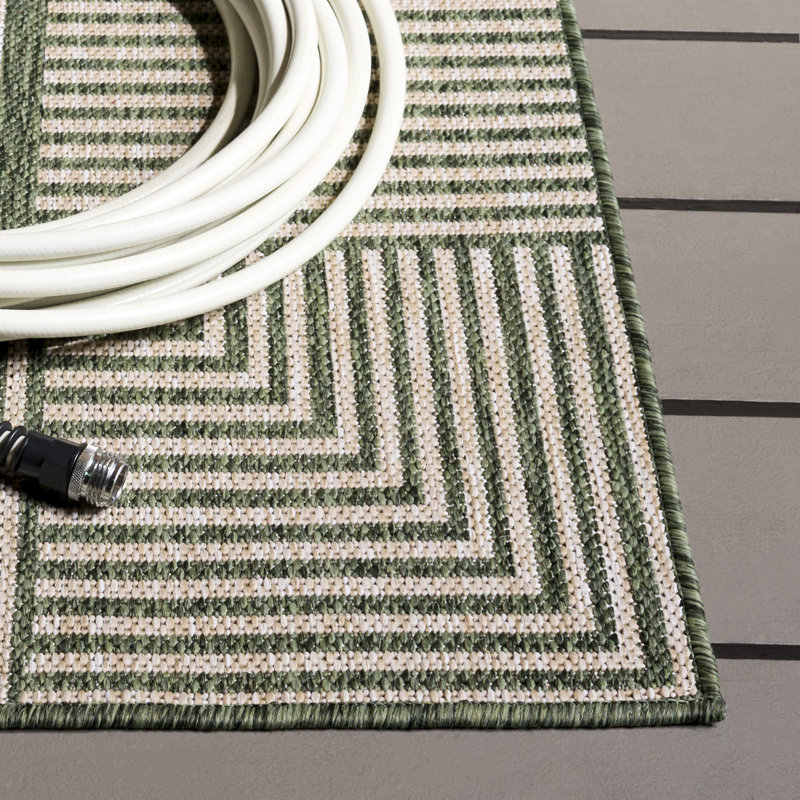 Polypropylène tissé à la machine Beach House; Tapis intérieur / extérieur en polyester rayé, Rectangle 4 pi 0 po x 6 pi 0 po