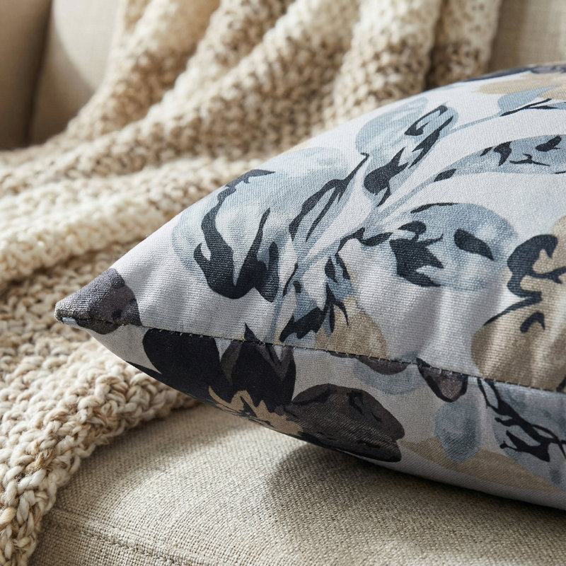  Flower Velvet Throw Pillow, Blue