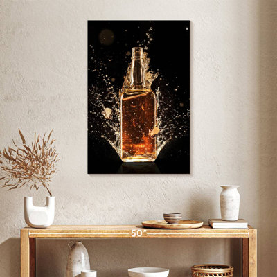 Yarlin Whiskey Bottle Splash