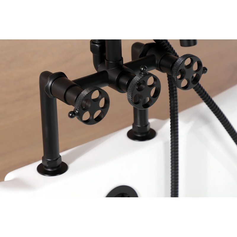 Robinet de baignoire à pattes à fixation sur le comptoir à trois poignées Webb avec douche à main, Noir mat
