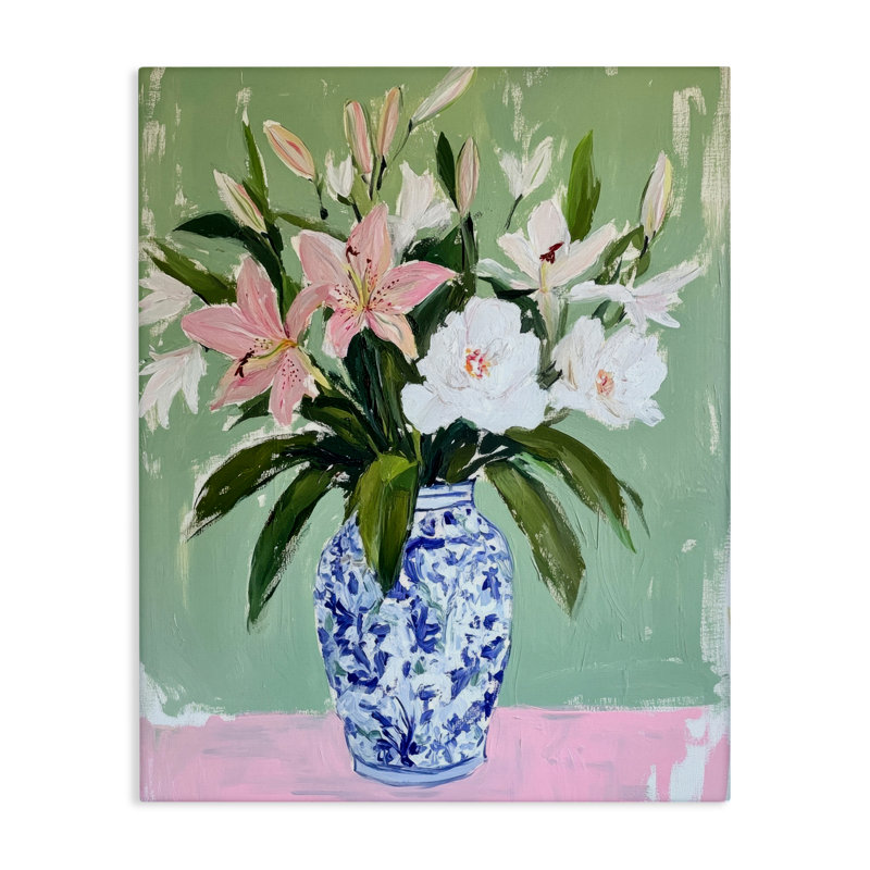 Bouquet de lys dans un vase de chinoiserie, design par Petal Prints Design, H 20 po x l 16 po