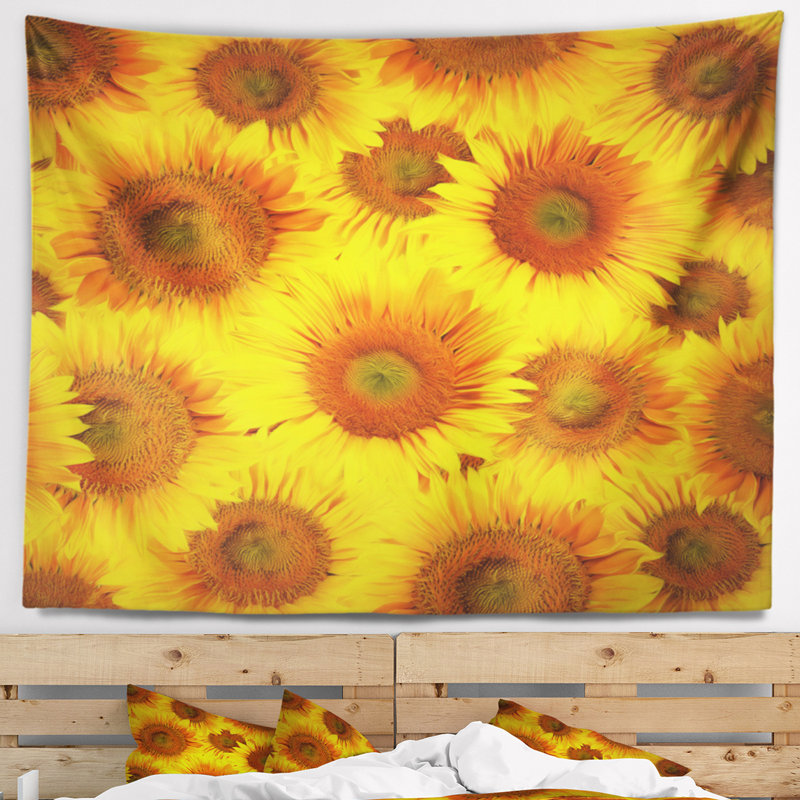 Tapisserie à motif floral avec têtes de tournesol, H 68 po x l 80 po