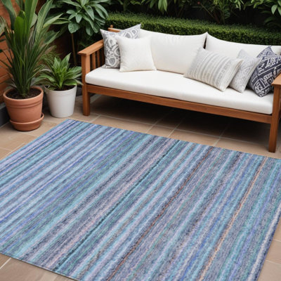 Tapis intérieur / extérieur rayé bleu ciel et bleu marine HomeRoots 10 pi x 14 pi