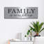 «Family is Tout» par lettrage et lignes, art mural en métal-133726762