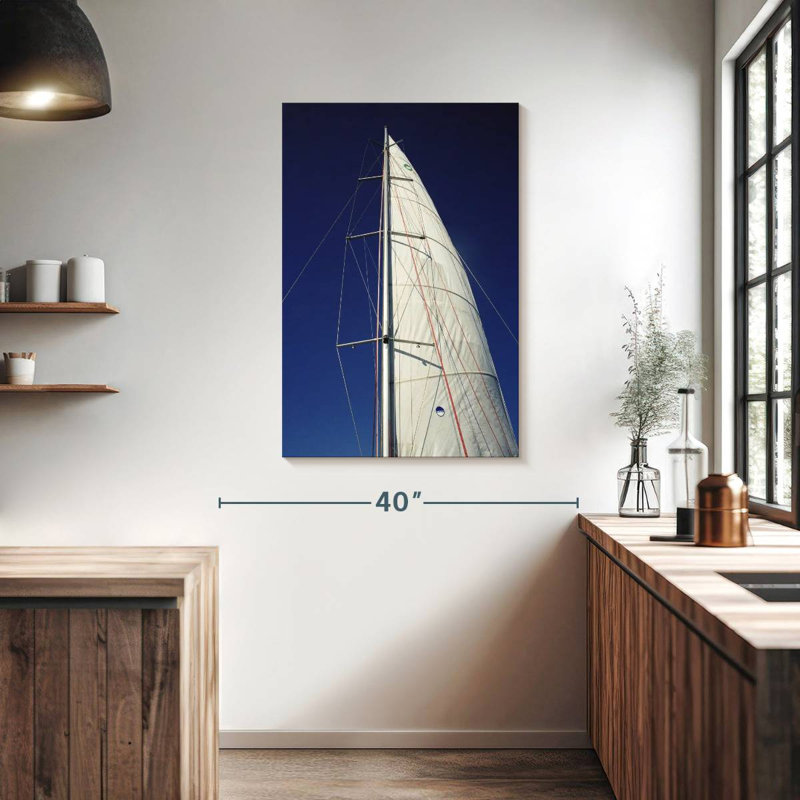 White sail of boat Aletra, H 39 po x l 26 po