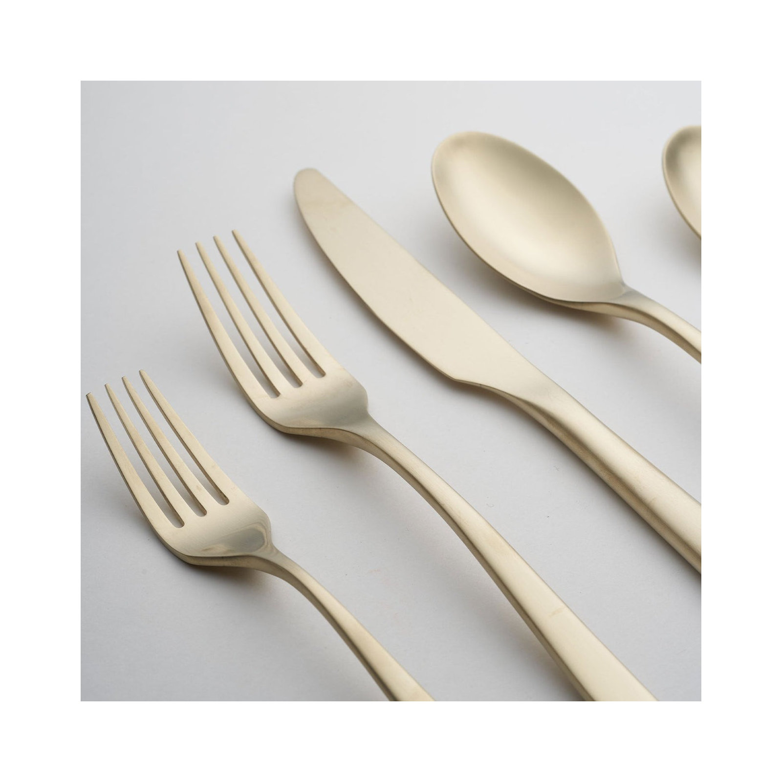 Averie 20 Piece Flatware Set, Service for 4, Champagne Satin